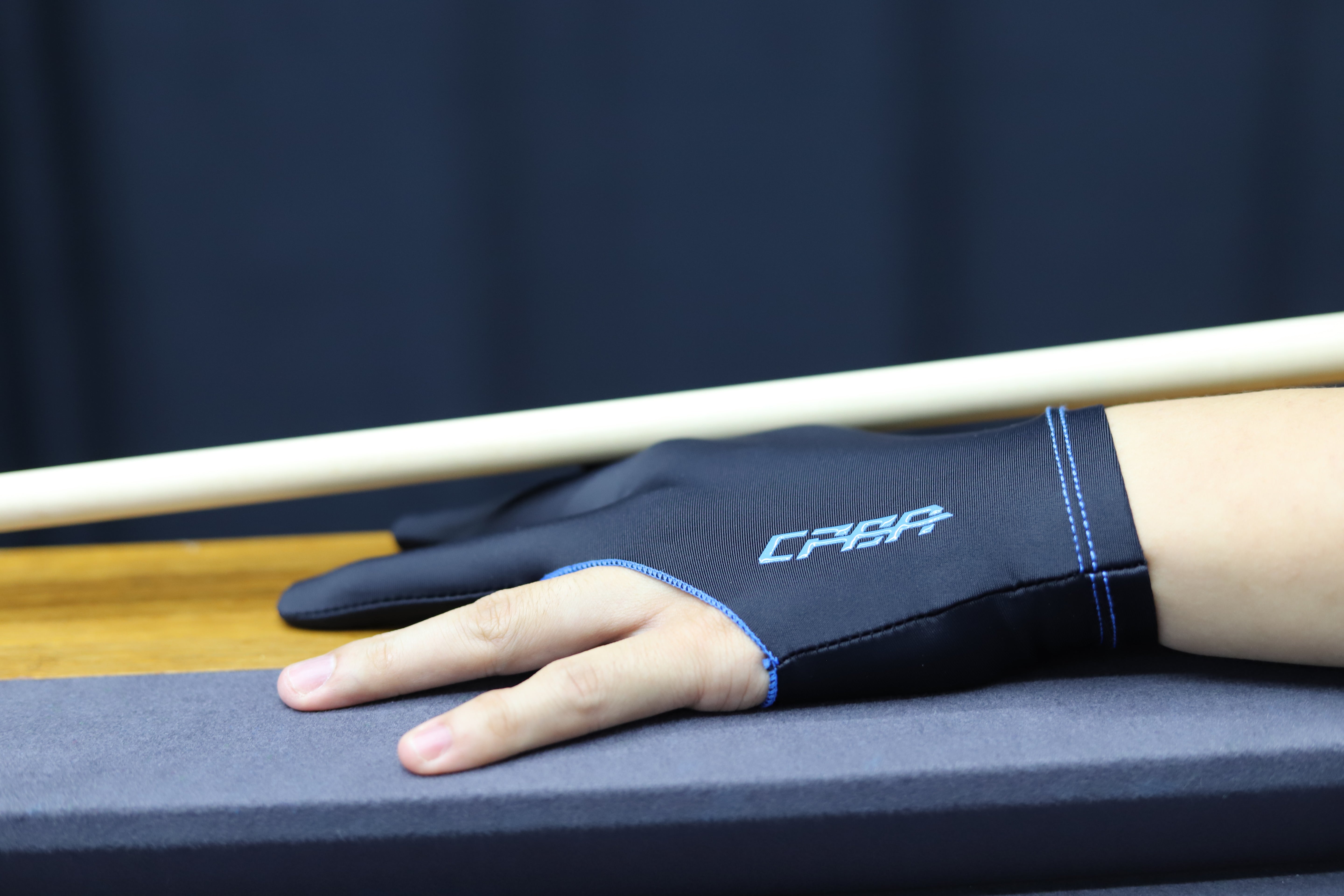 CPBA Billiard Glove - Closed Finger