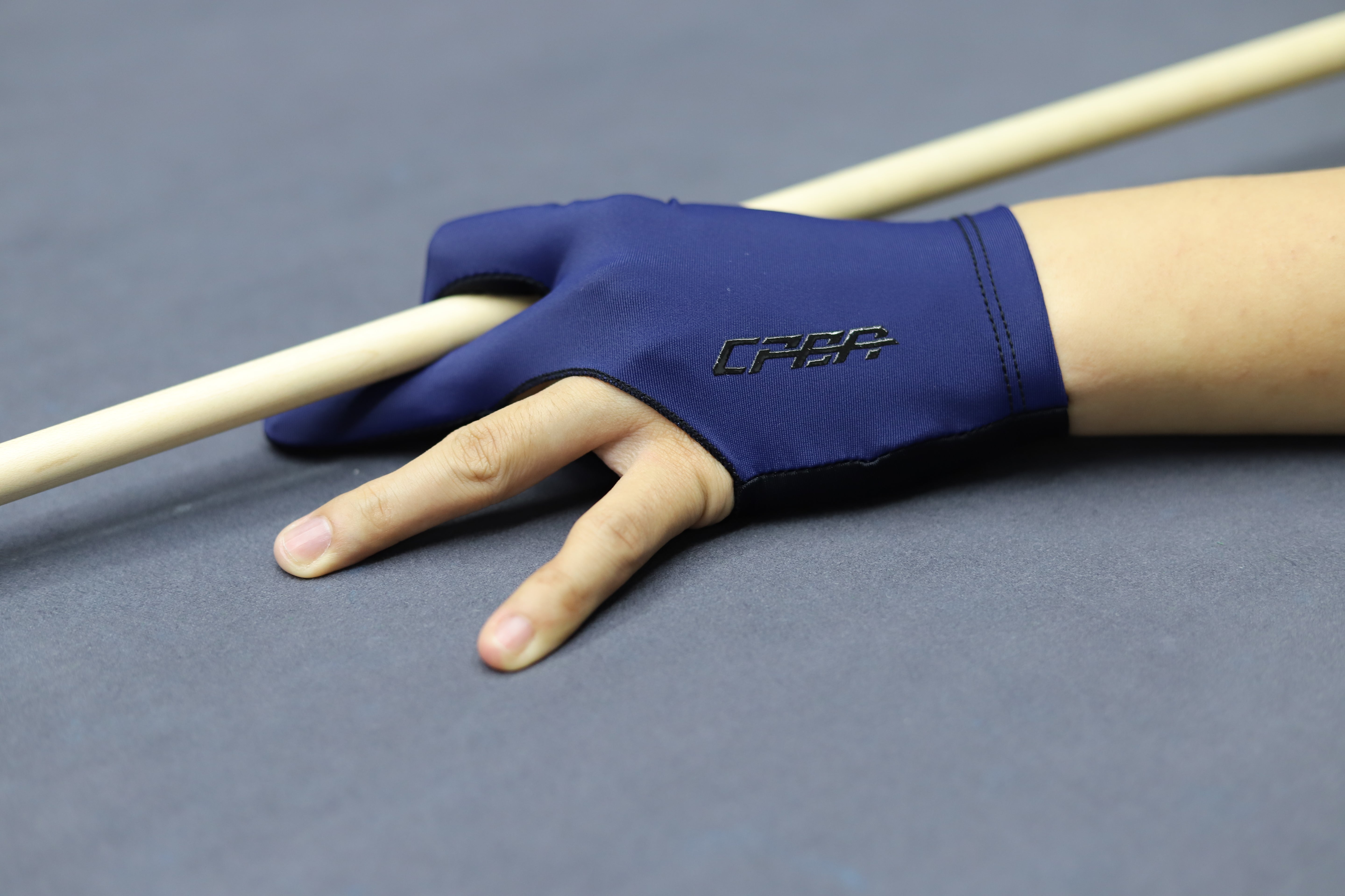 CPBA Billiard Glove - Closed Finger