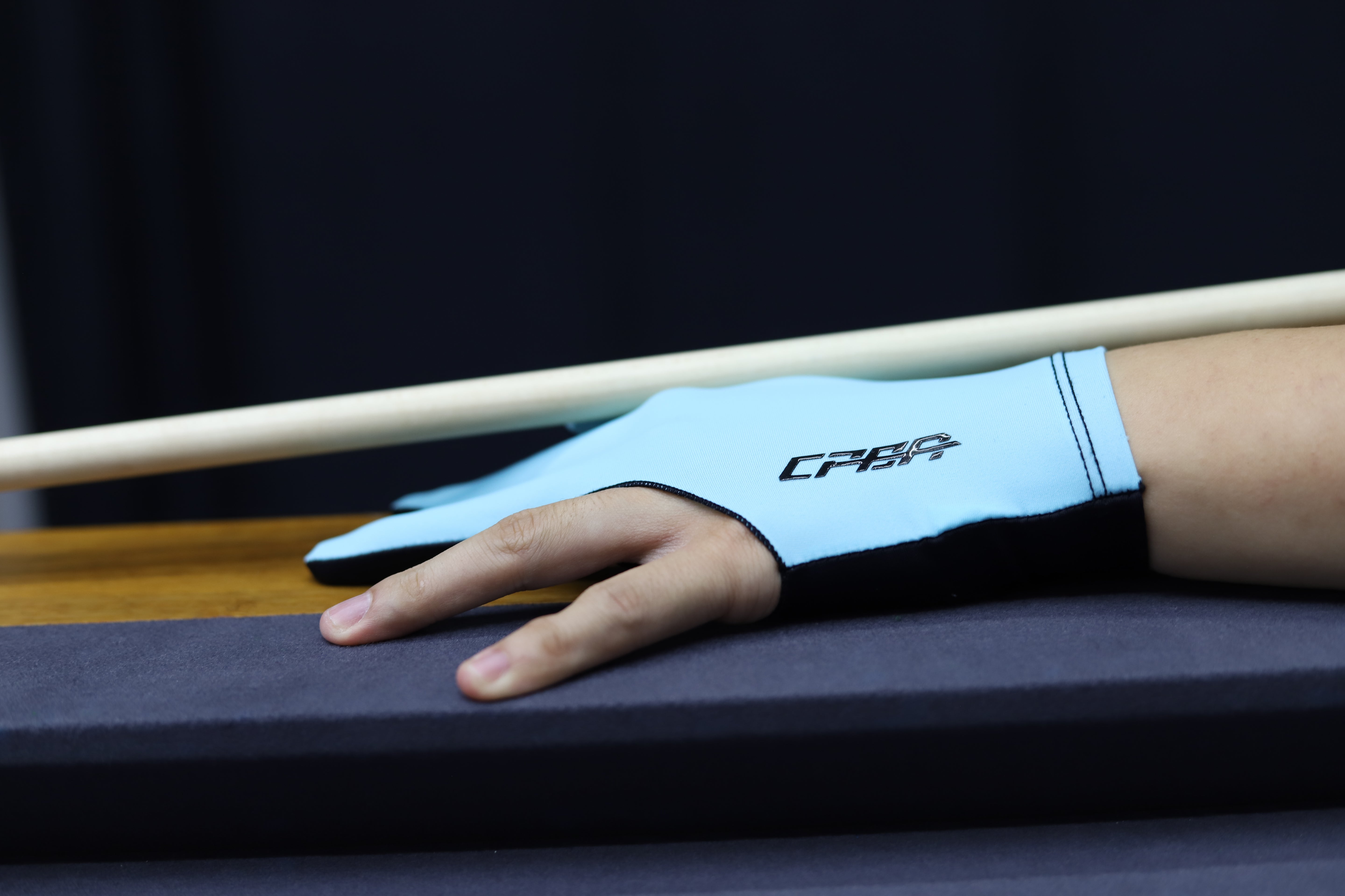 CPBA Billiard Glove - Closed Finger