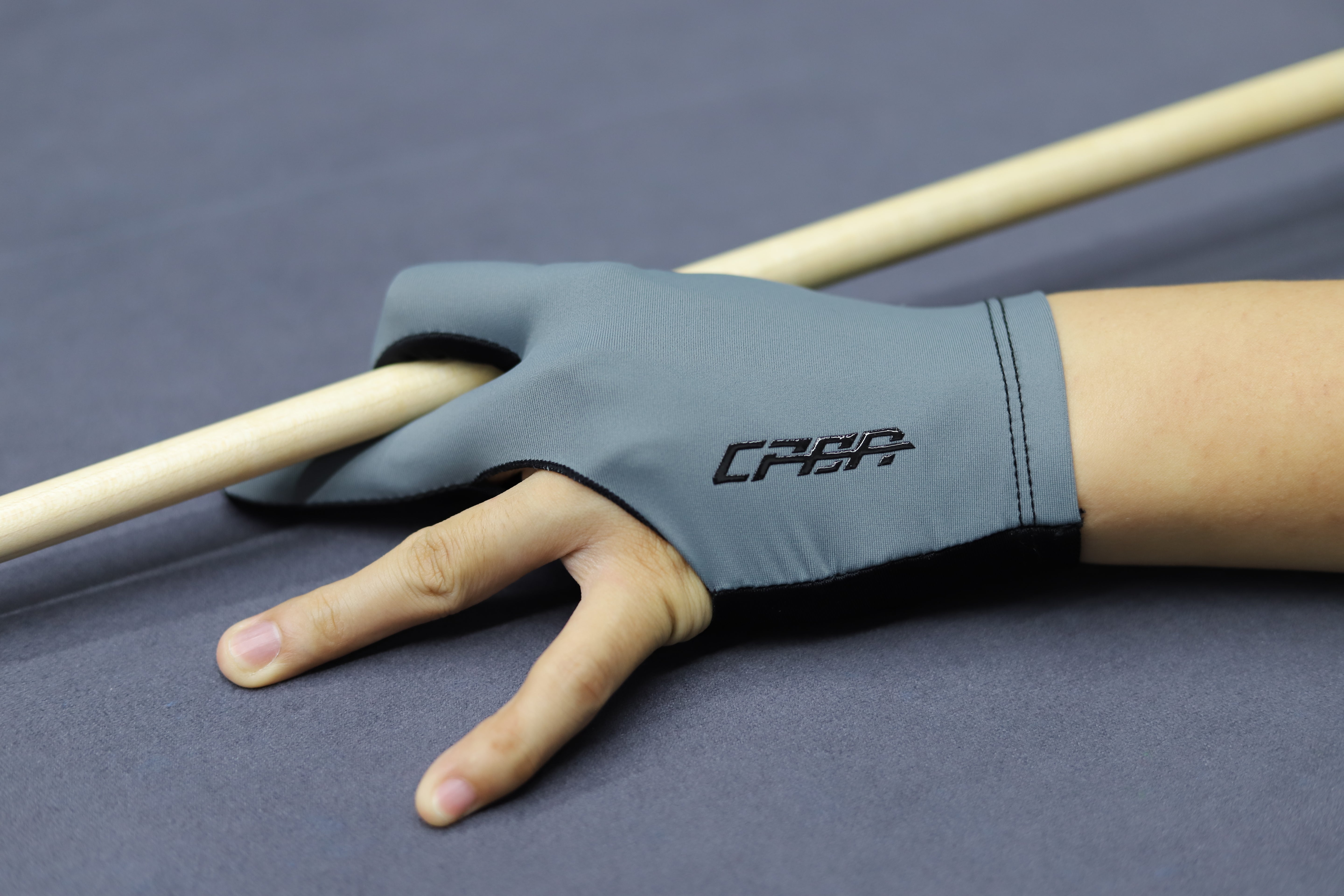 CPBA Billiard Glove - Closed Finger